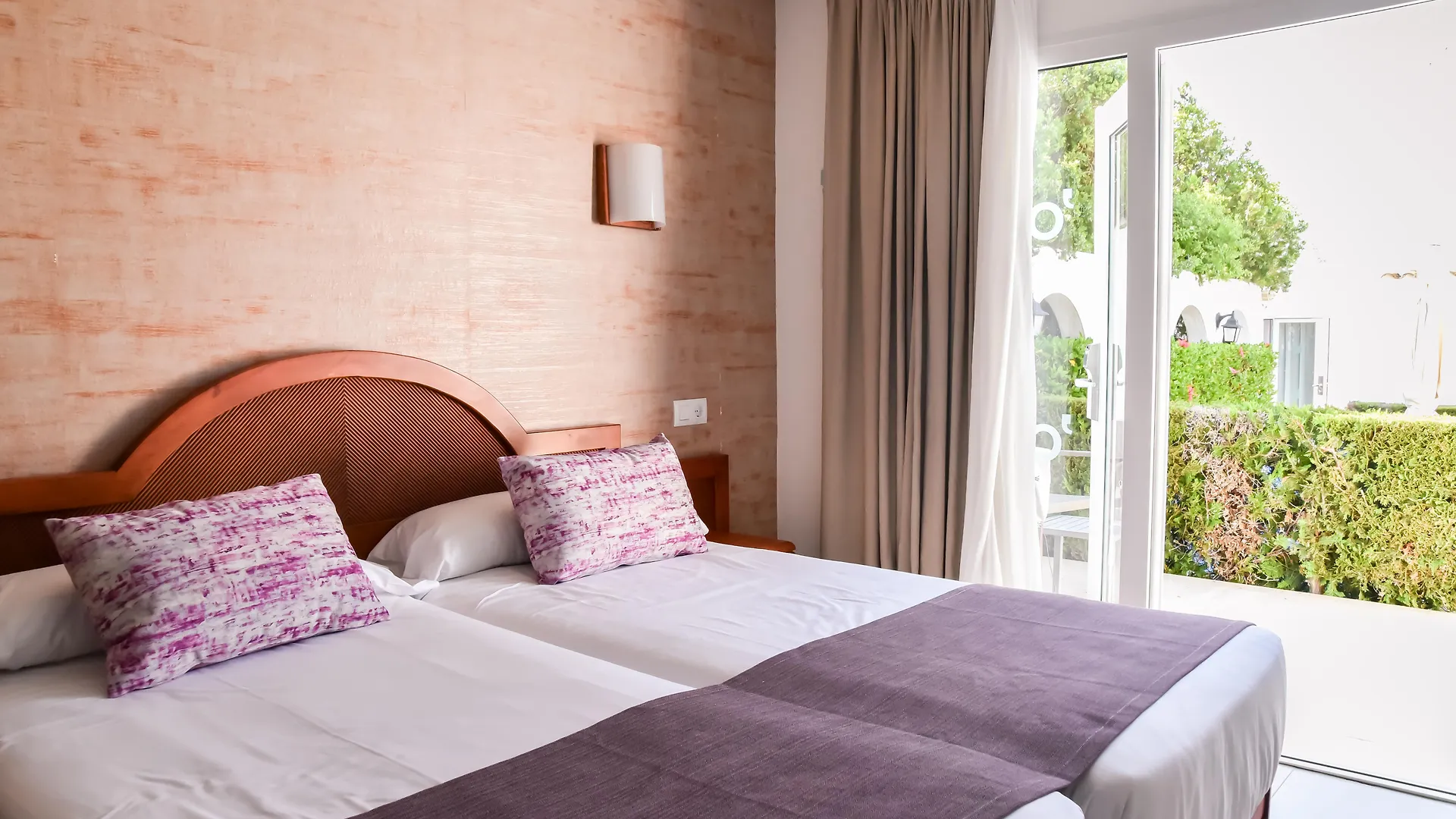 Hotel D'Or Cala d'Or  3*, Cala d'Or (Mallorca) Spain